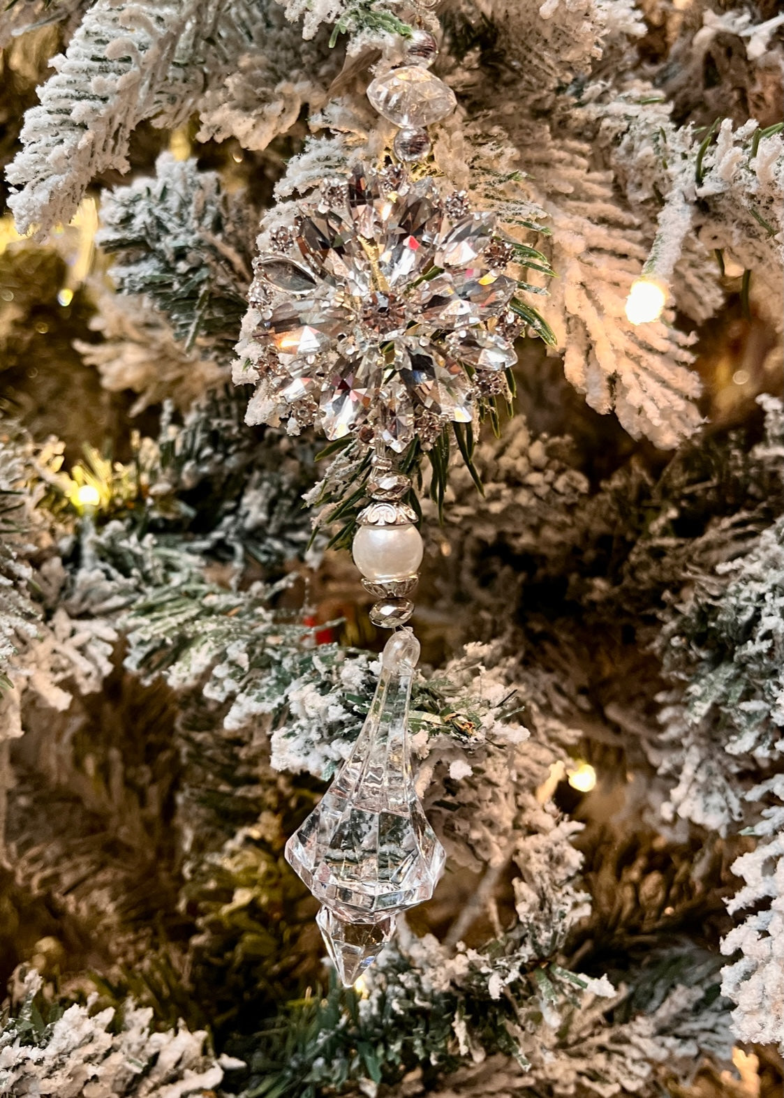 Acrylic Crystal Drop Ornament SBC031