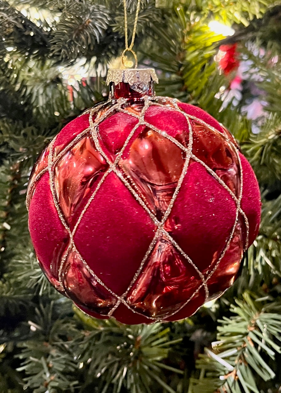 BURGUNDY VELVET HARLEQUIN ROUND GLASS ORNAMENT SPQ040