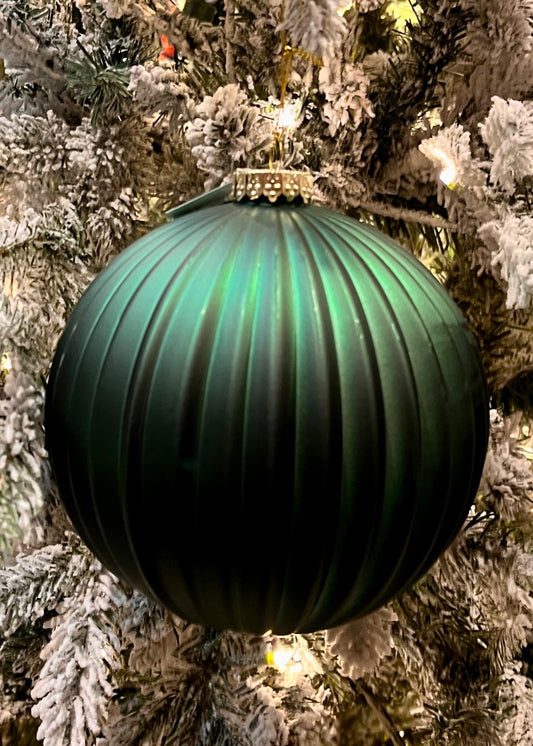 15CM GREEN RIBBED SHATTERPROOF ORNAMENT SVN122