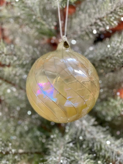 PALE GREEN IRRIDESCENT ROUND ORNAMENT - GQAM110