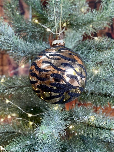 TIGER STRIPED ROUND ORNAMENT GQAM407