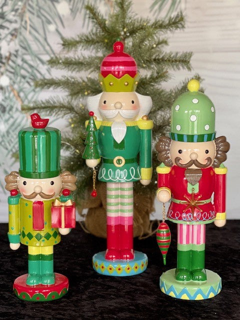 NUTCRACKER WITH ORNAMENT - JTE142