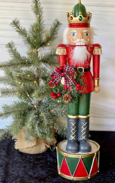 VINTAGE NUTCRACKER ON DRUM MT056