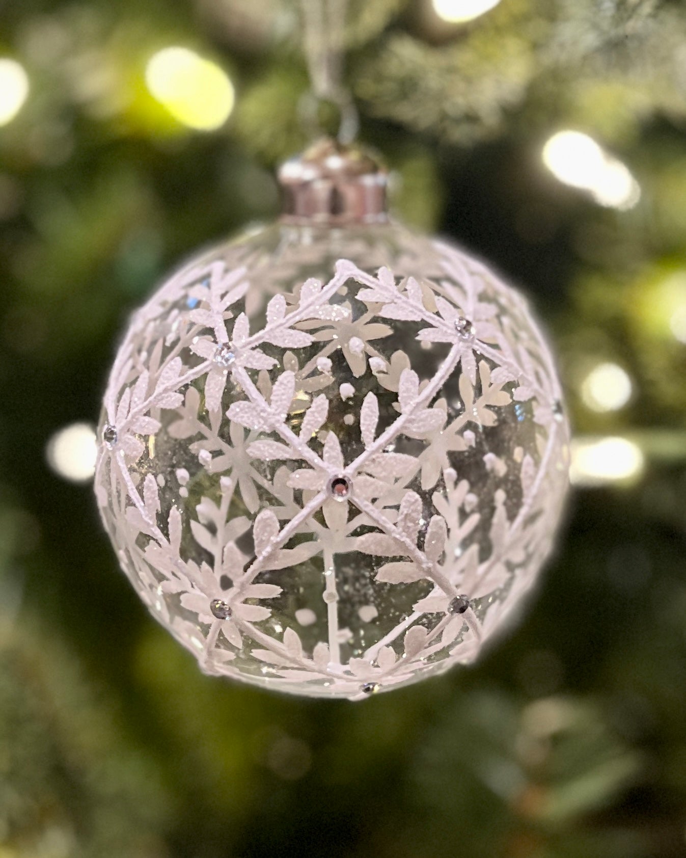 CLEAR INTRICATE VINE GLASS ORNAMENT DXK023