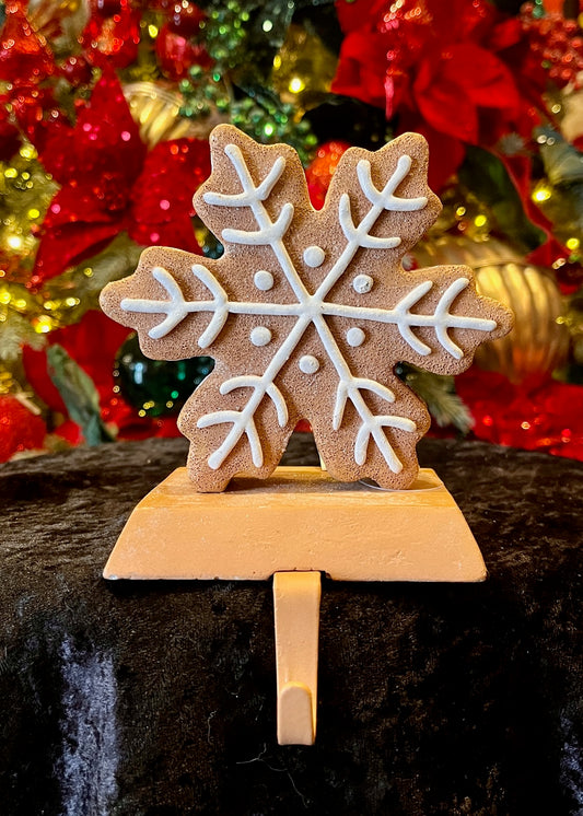 PIPED GINGERBREAD SNOWFLAKE STOCKING HOLDER EXX026A