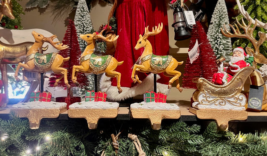 GALLOPING REINDEER STOCKING HOLDER EXV010D