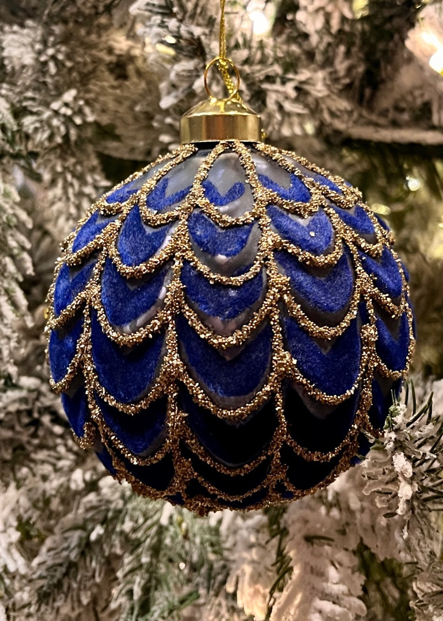 ROYAL BLUE PLEATED ROUND GLASS ORNAMENT ECI152