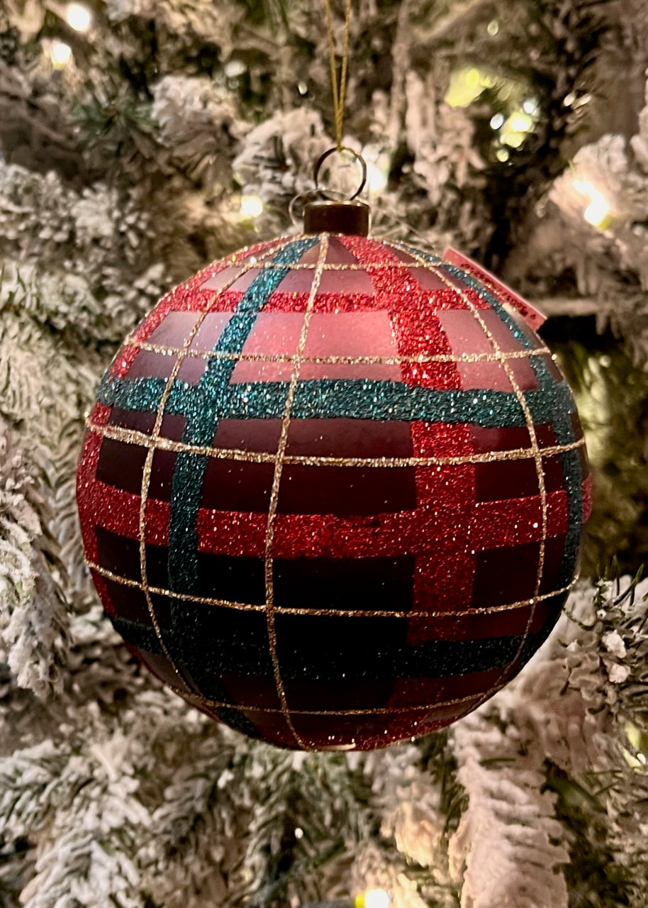 MATTE RED TRADITIONAL TARTAN SHATTERPROOF BAUBLE EXE041