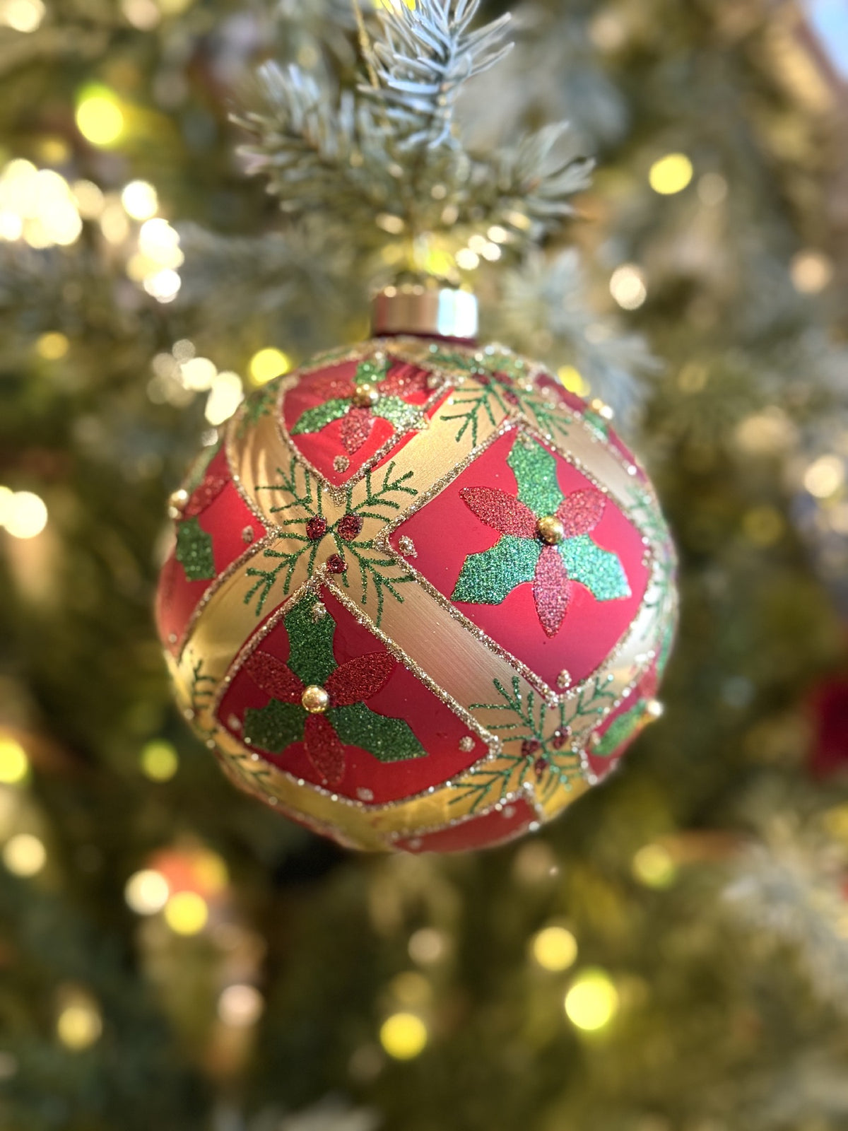 RED QUILTED HOLLY BAUBLE FCI110