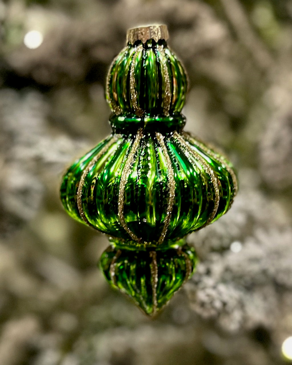 GREEN GLASS ONION FINIAL HANGING ORNAMENT RAM302