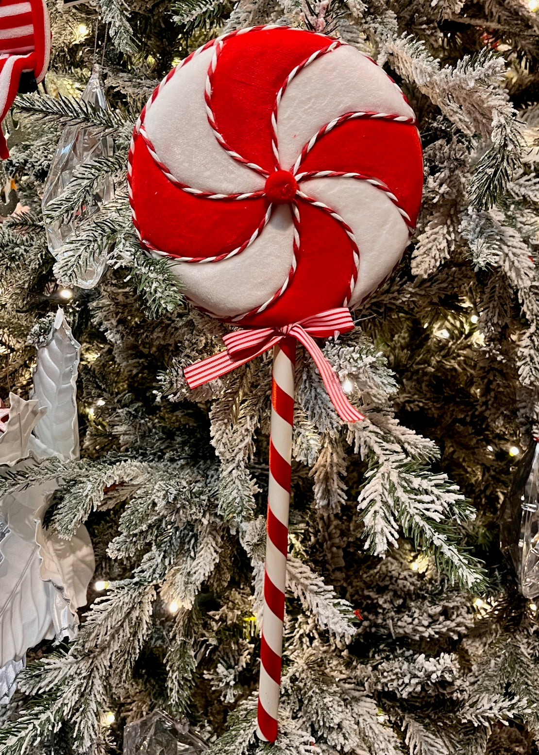 RED & WHITE LOLLIPOP 20CM RRU210