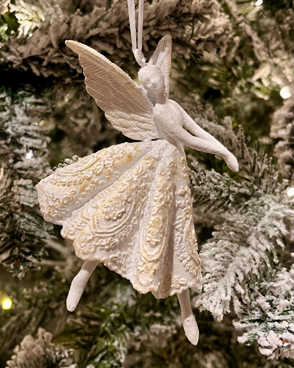 CREAM FLYING ANGEL HANGING ORNAMENT B RTM699