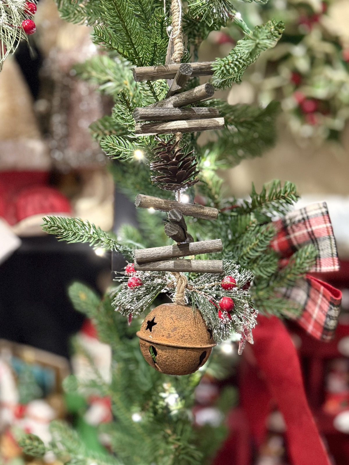 RUSTY BELL WITH PINECONE 30CM HANGING XM1732