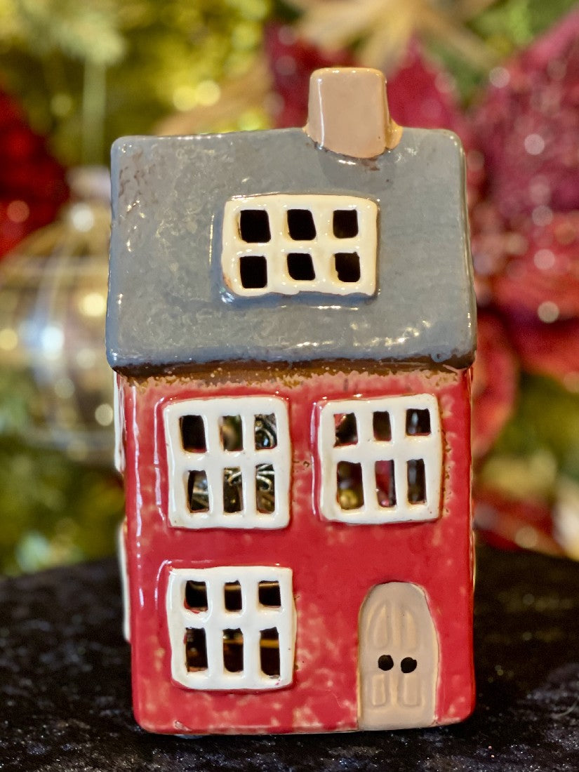 ALSACE TEA LIGHT RED HOUSE WITH BLUE ROOF YA0055