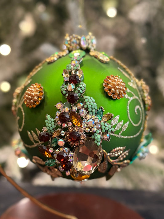MARK ROBERTS - Green Kings Jewel Ball Ornament 36-61492