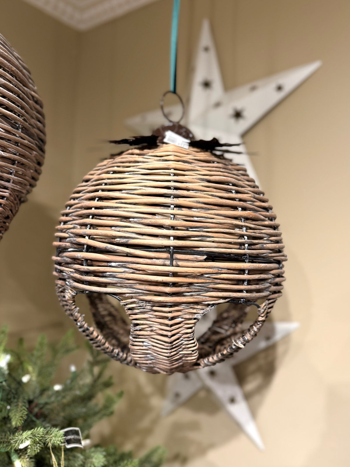 Bayeux Willow Bell Decoration Medium PPX260328