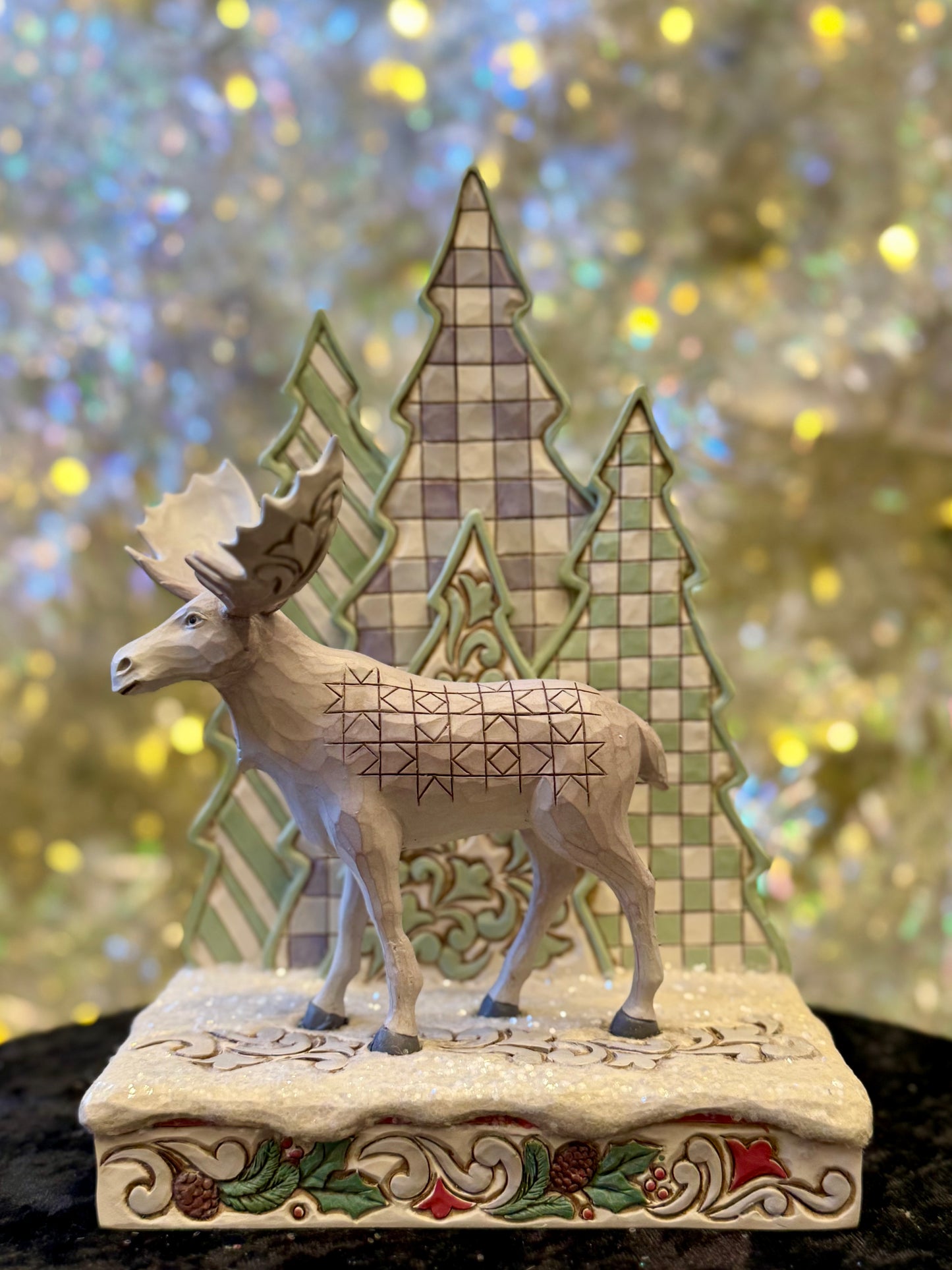 JIM SHORE WHITE WOODLAND MOOSE WITH LAYERED TREES 6017173