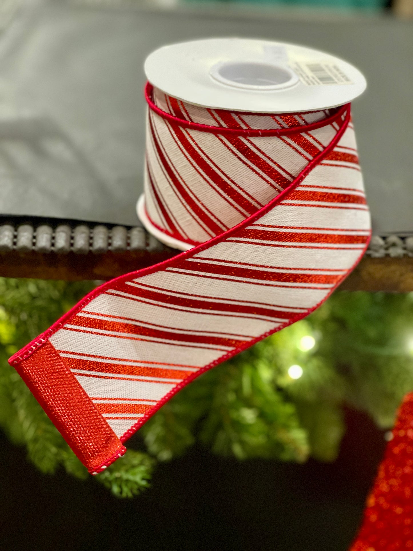2.5IN RED WHITE METALLIC WIRED RIBBON JM010