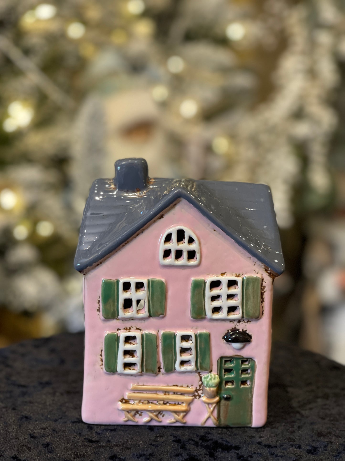 STONEWARE TEALIGHT HOUSE - BENCH SEAT COTTAGE LH106