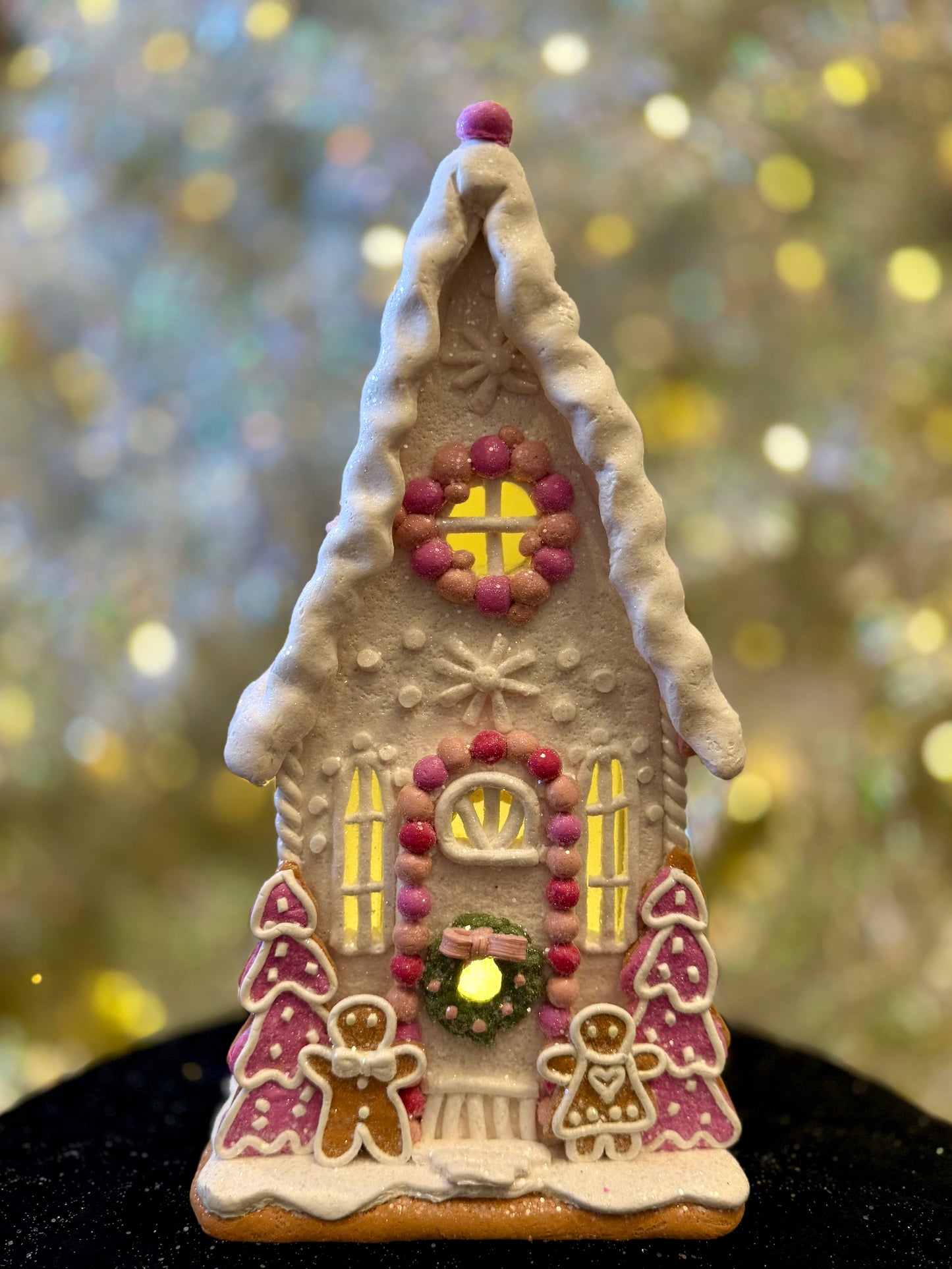 PINK WHITE ICED GINGRBREAD LED HOUSE 4516663