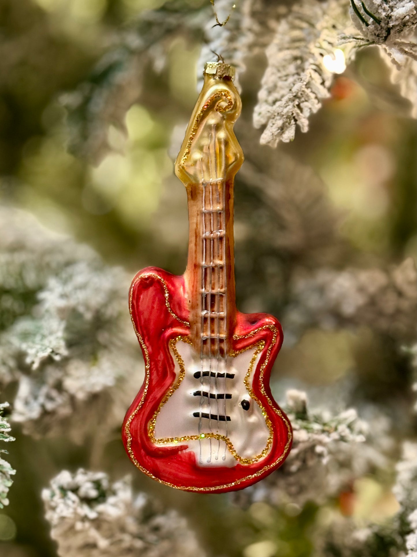 RED GUITAR GLASS HANGING ORNAMENT YAN326