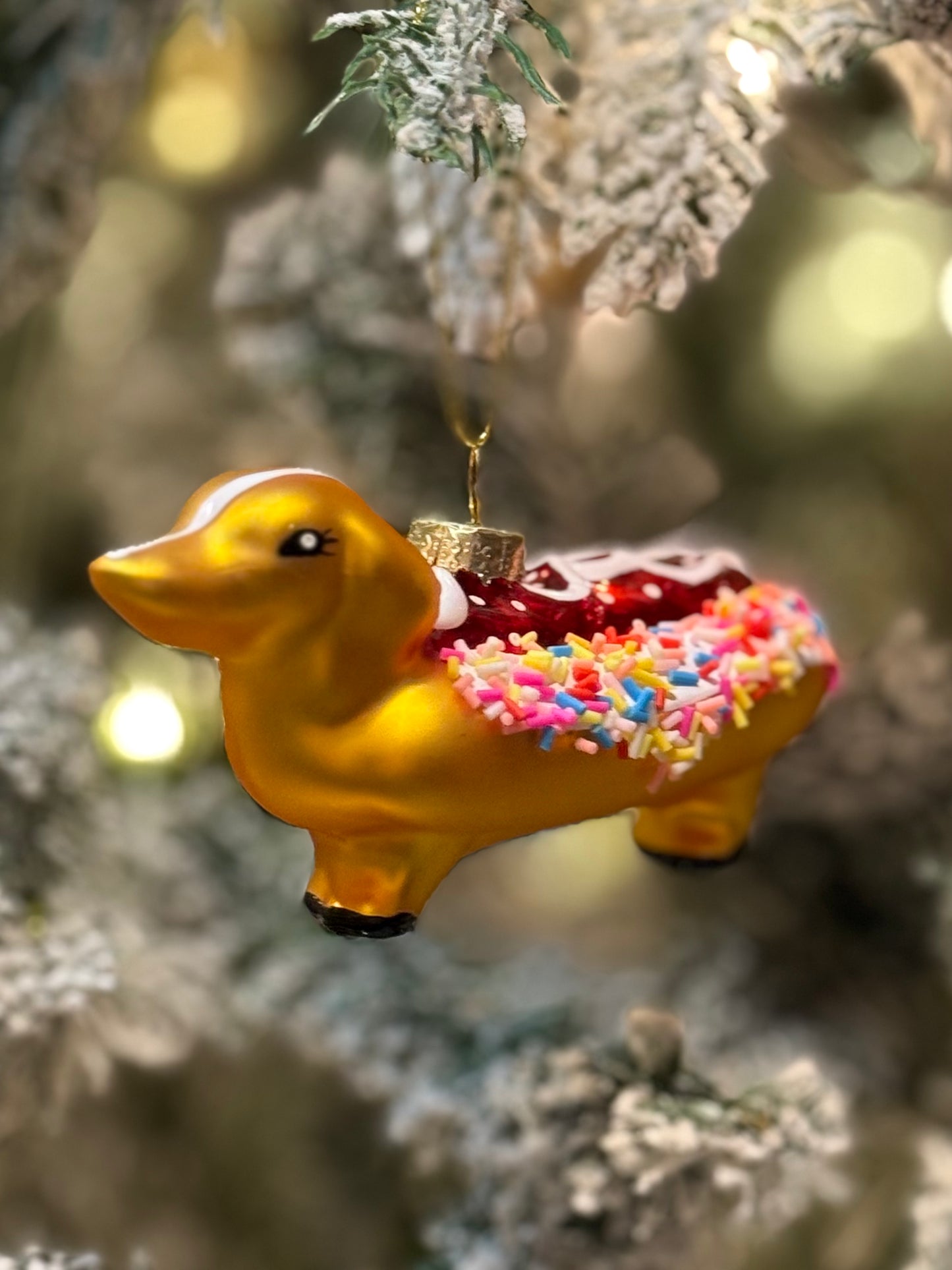 DACHSHUND SPRINKLES HOTDOG GLASS HANGING ORNAMENT YAN310