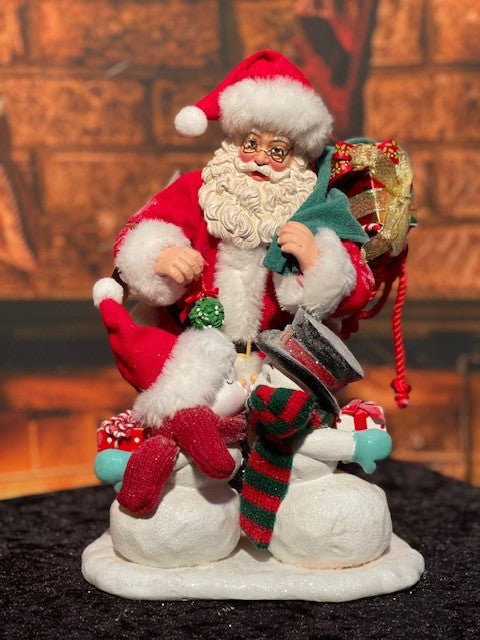 POSSIBLE DREAMS - SNOWY KISSES SANTA 6008581