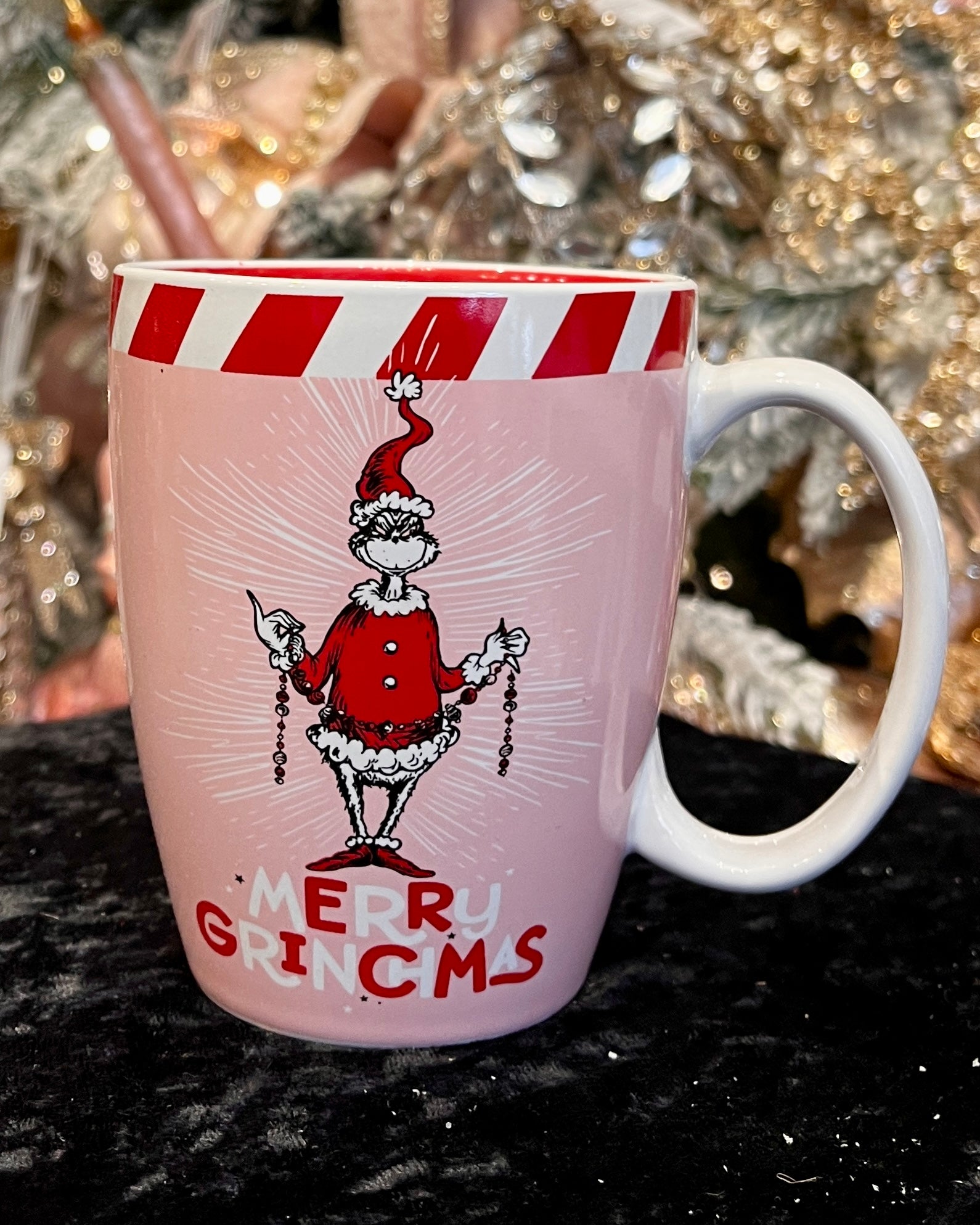 DEPT 56 - 12OZ MUG PINK MERY GRINCHMAS 6011526