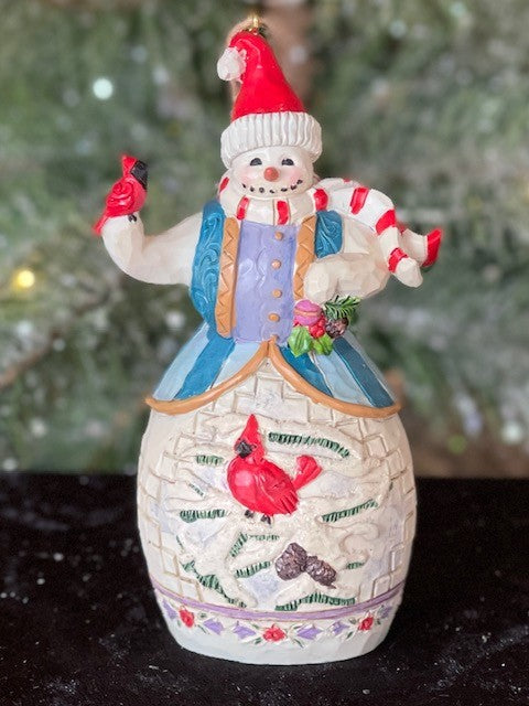 JIM SHORE HWC SN0WMAN WITH CARDINAL HANGING ORNAMENT 6011673