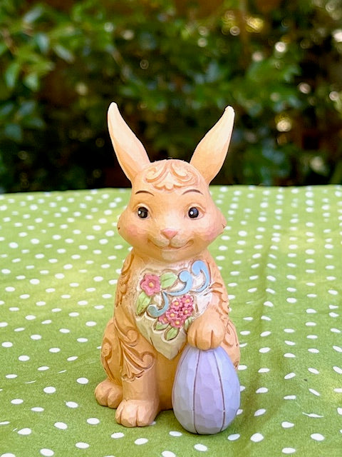 JIM SHORE HEARTWOOD CREEK 9CM BUNNY WITH FLORAL BIB 6012440