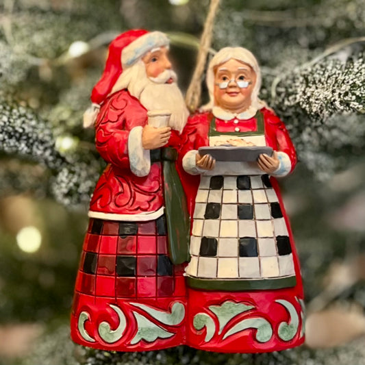 JIM SHORE - HWC HIGHLAND GLEN SANTA & MRS CLAUS HANGING ORNAMENT 6012877