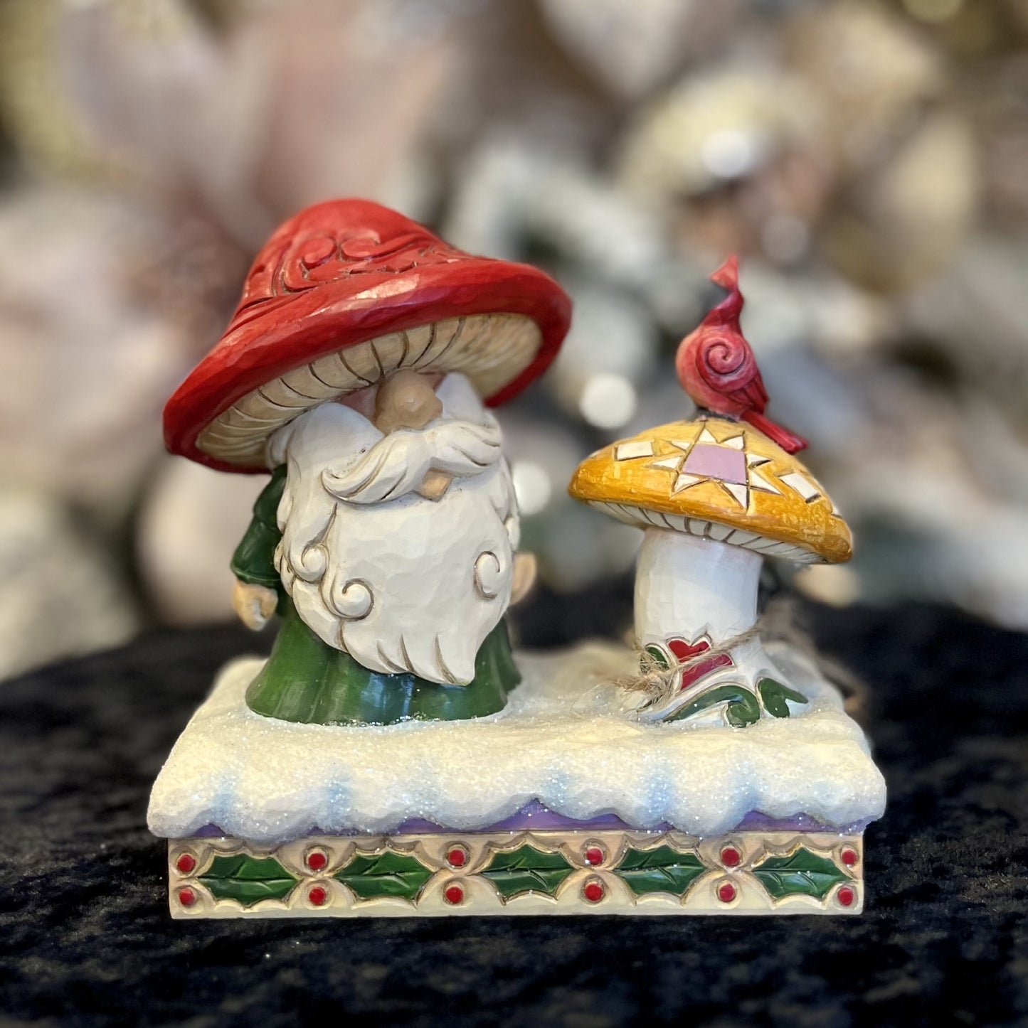 JIM SHORE HWC - GNOME SANTA WITH MUSHROOM 6013747