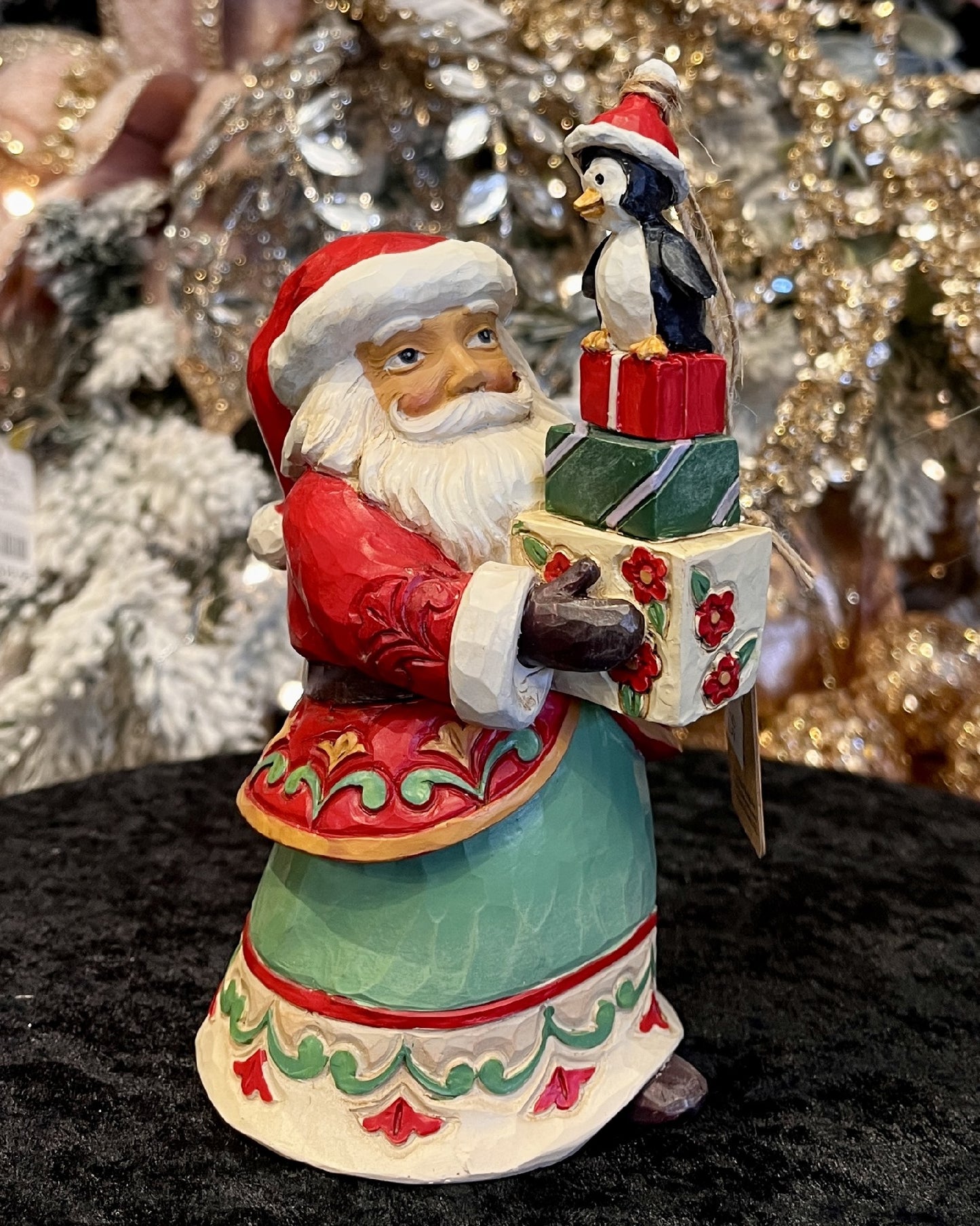 JIM SHORE HEARTWOOD CREEK - SANTA WITH PRESENTS & PENGUIN 6015470