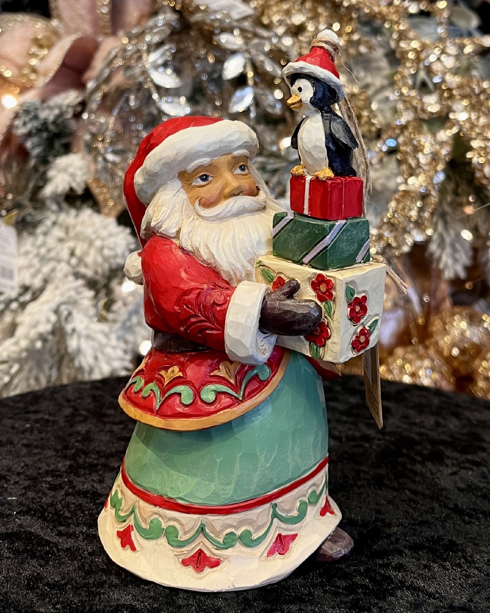 JIM SHORE HEARTWOOD CREEK - SANTA WITH PRESENTS & PENGUIN 6015470