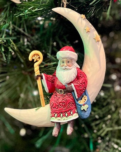 JIM SHORE HEARTWOOD CREEK - SANTA ON CRESCENT MOON HANGING ORNAMENT 6015539