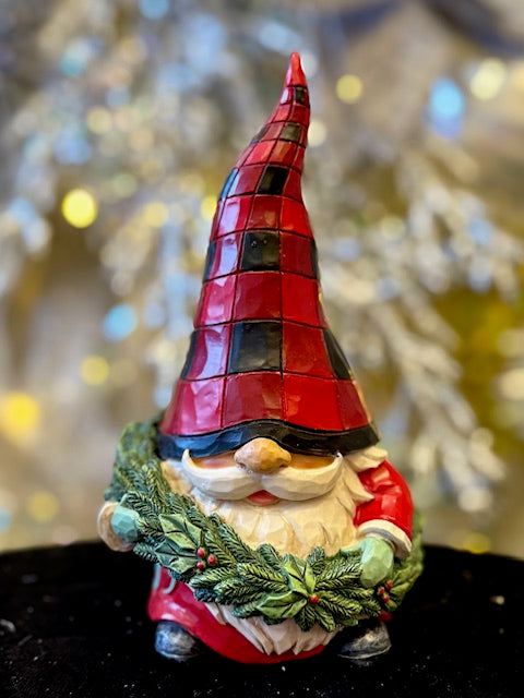 JIM SHORE HWC HIGHLAND GLEN GNOME WITH WREATH 6017026