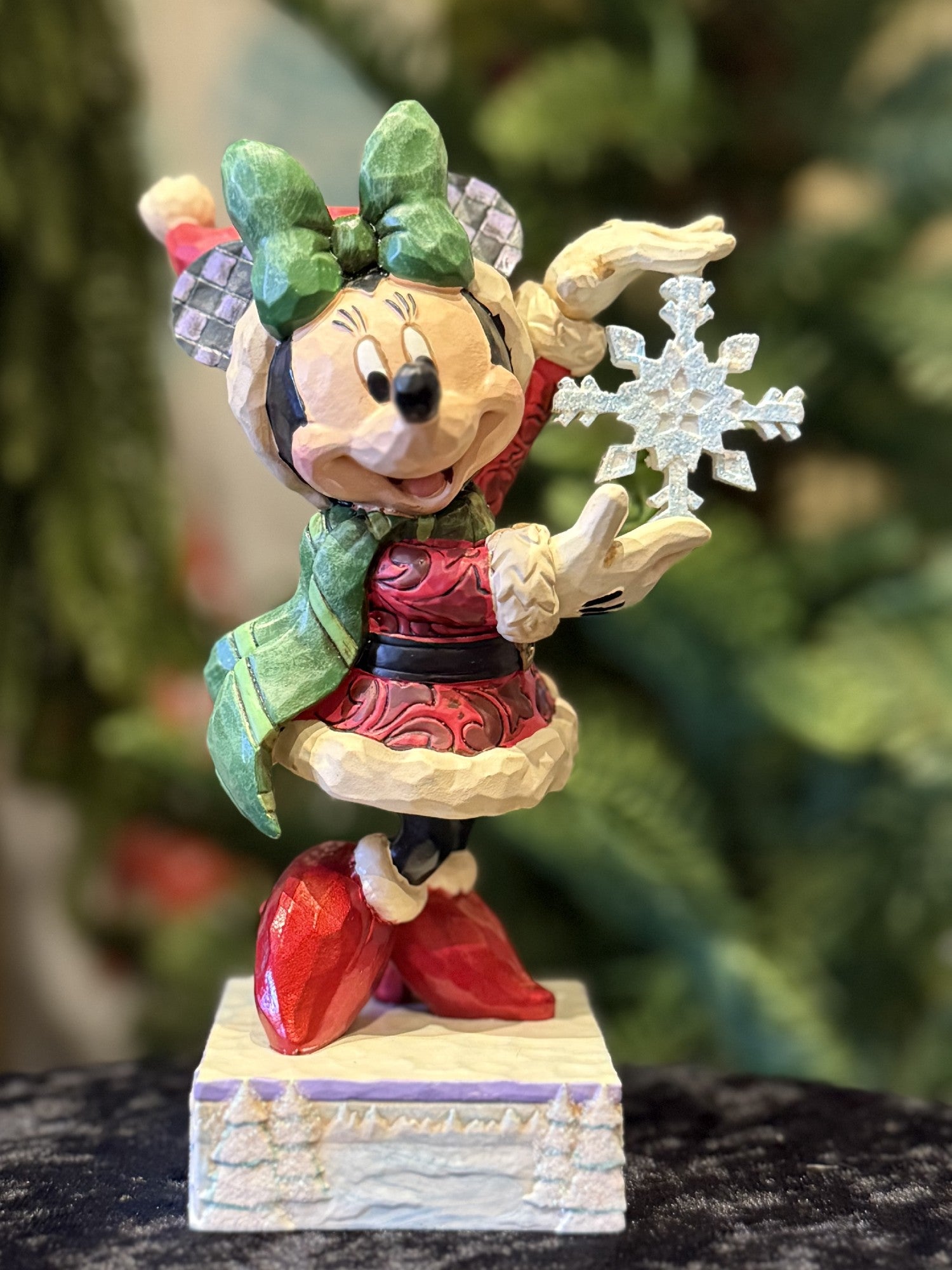 JIM SHORE - DISNEY TRADITIONS - MINNIE W SNOWFLAKE 6018710