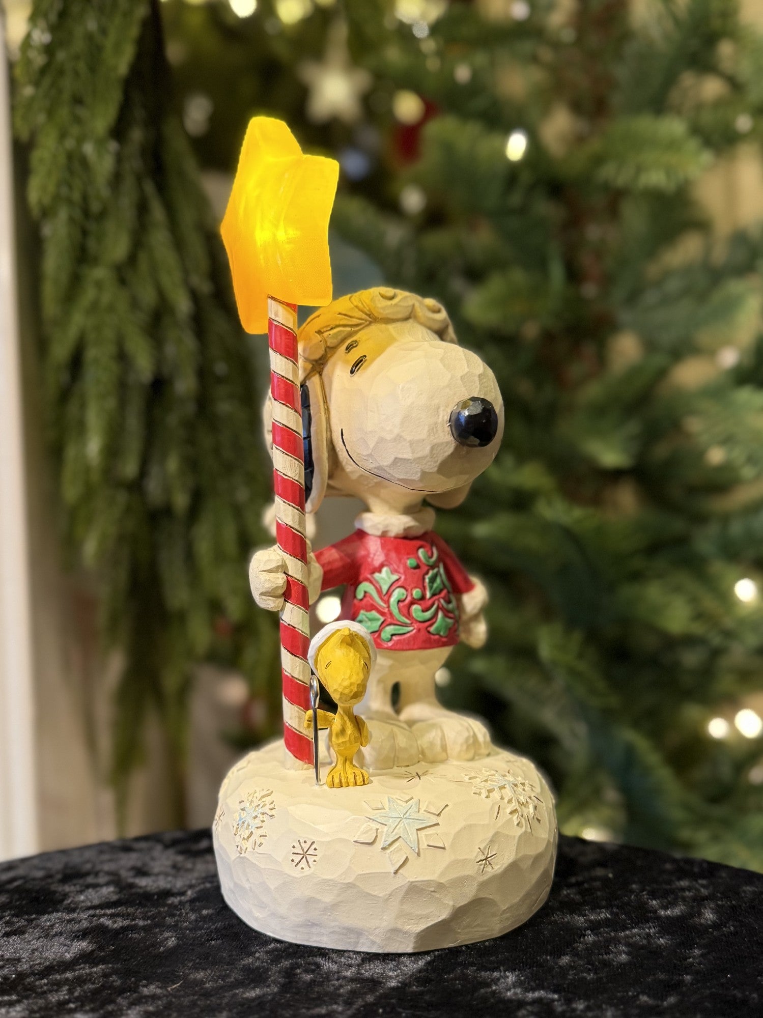 JIM SHORE - PEANUTS - SNOOPY WITH LIGHT UP STAR STAFF 6018684