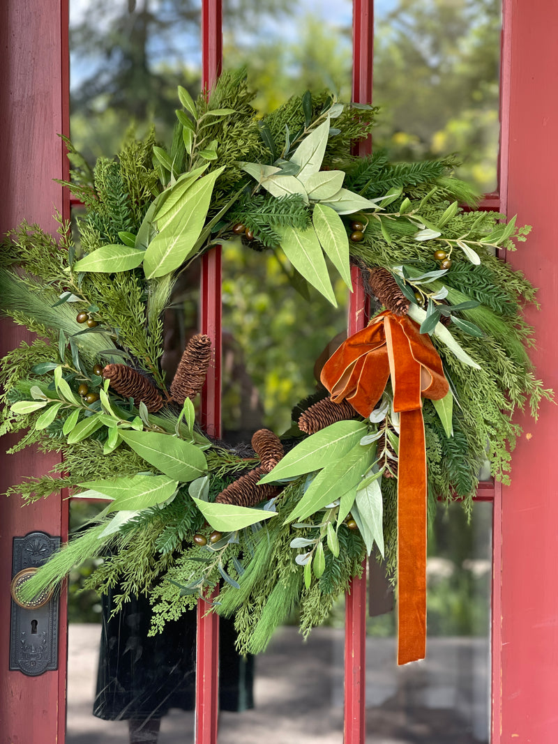 76 CM LUXE JUNIPER FOLIAGE WITH GUM LEAF WREATH WITH BOW DXV067