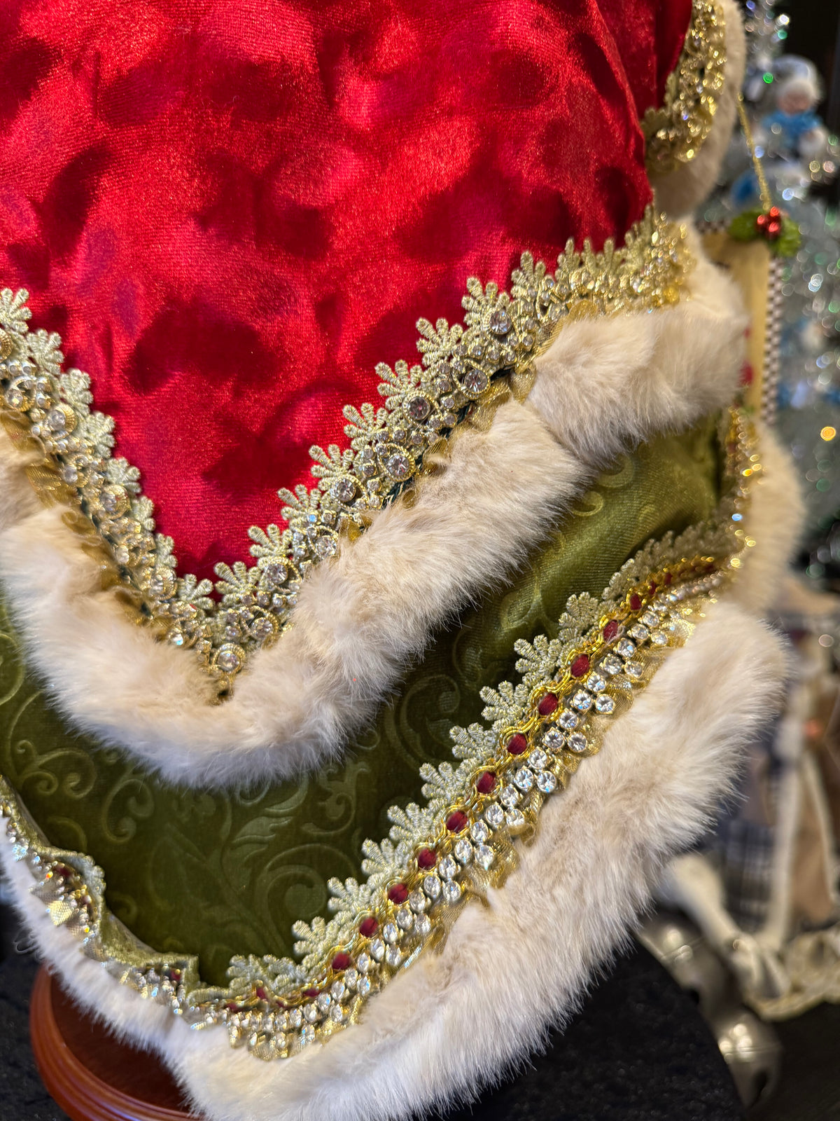 MARK ROBERTS - December 25 Santa 51-64216
