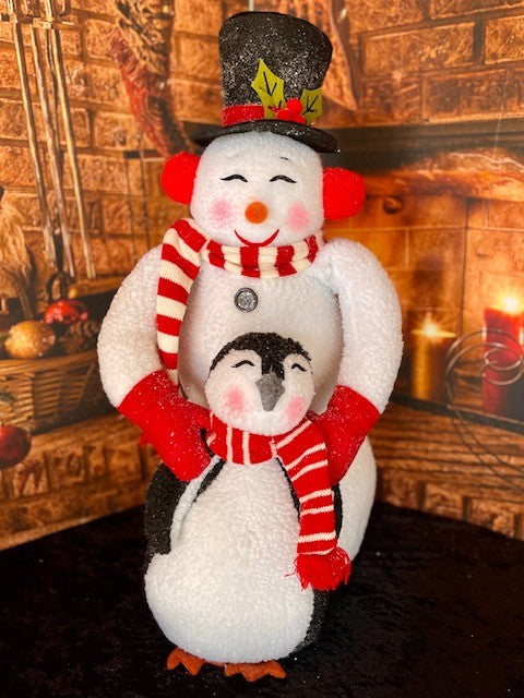 SNOWMAN HUGGING PENGUIN 4116331