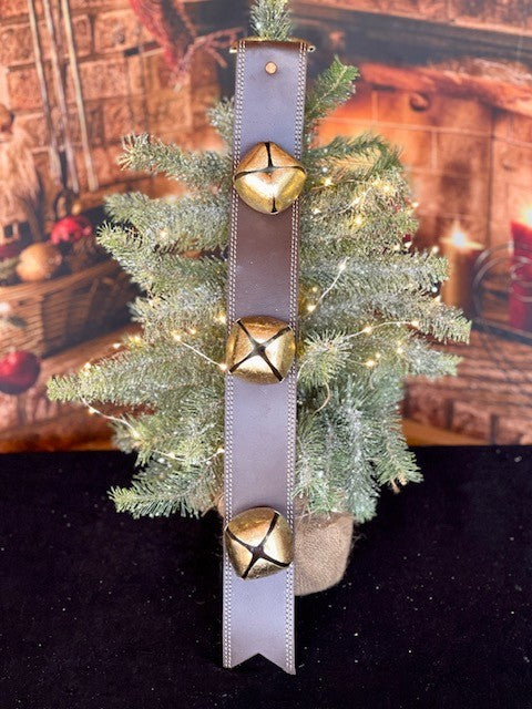 SANTA'S STABLES - 23.5" SLEIGH BELL DOOR HANGER 4127300