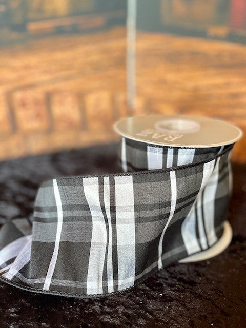 CHRISTMAS VILLAGE - 4" X 10 YDS BLACK AND WHITE PLAID WIRED RIBBON R4127738