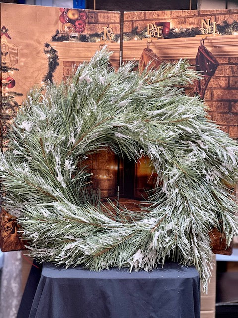 SNOWY PINE WREATH W4102307