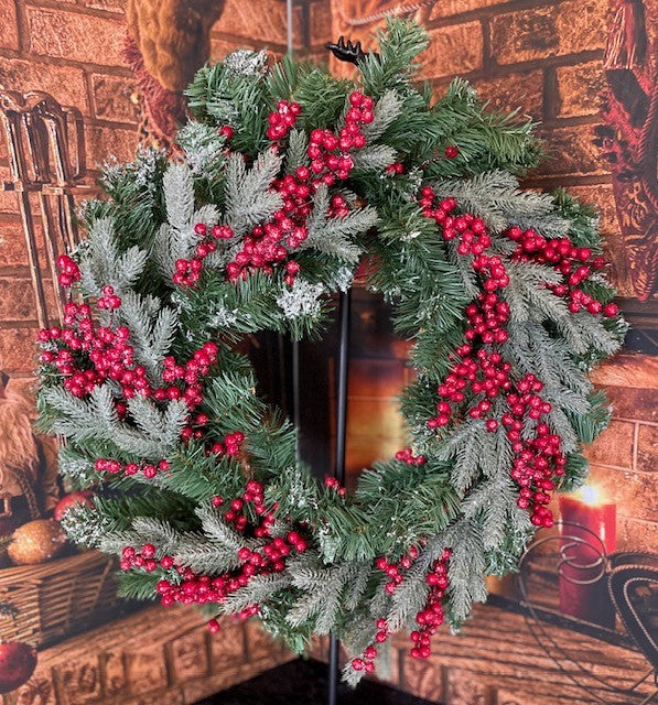 SNOWY PINE & BERRY WREATH W4102345