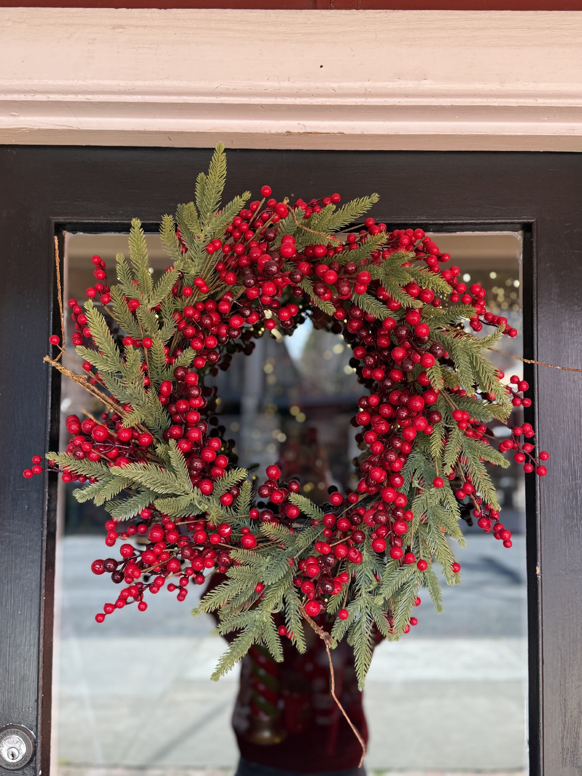 RED BERRY/CEDAR WREATH W4170062