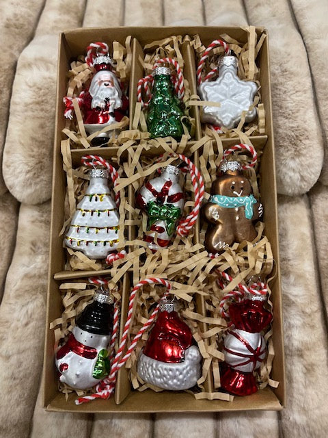 BOX OF 9 RETRO CLASSIC CHRISTMAS GLASS HANGING ORNAMENTS 4619184
