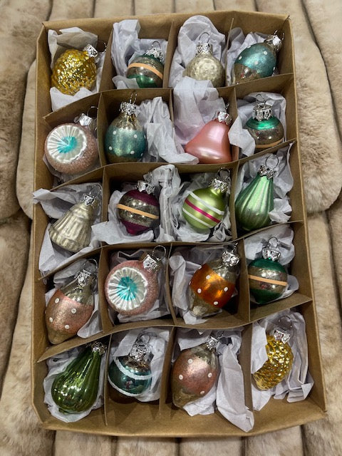 MINI RETRO ORNAMENTS BOX SET OF 20 4619183