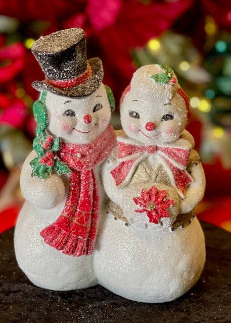 FROSTED VINTAGE STYLE SNOW COUPLE 4519048