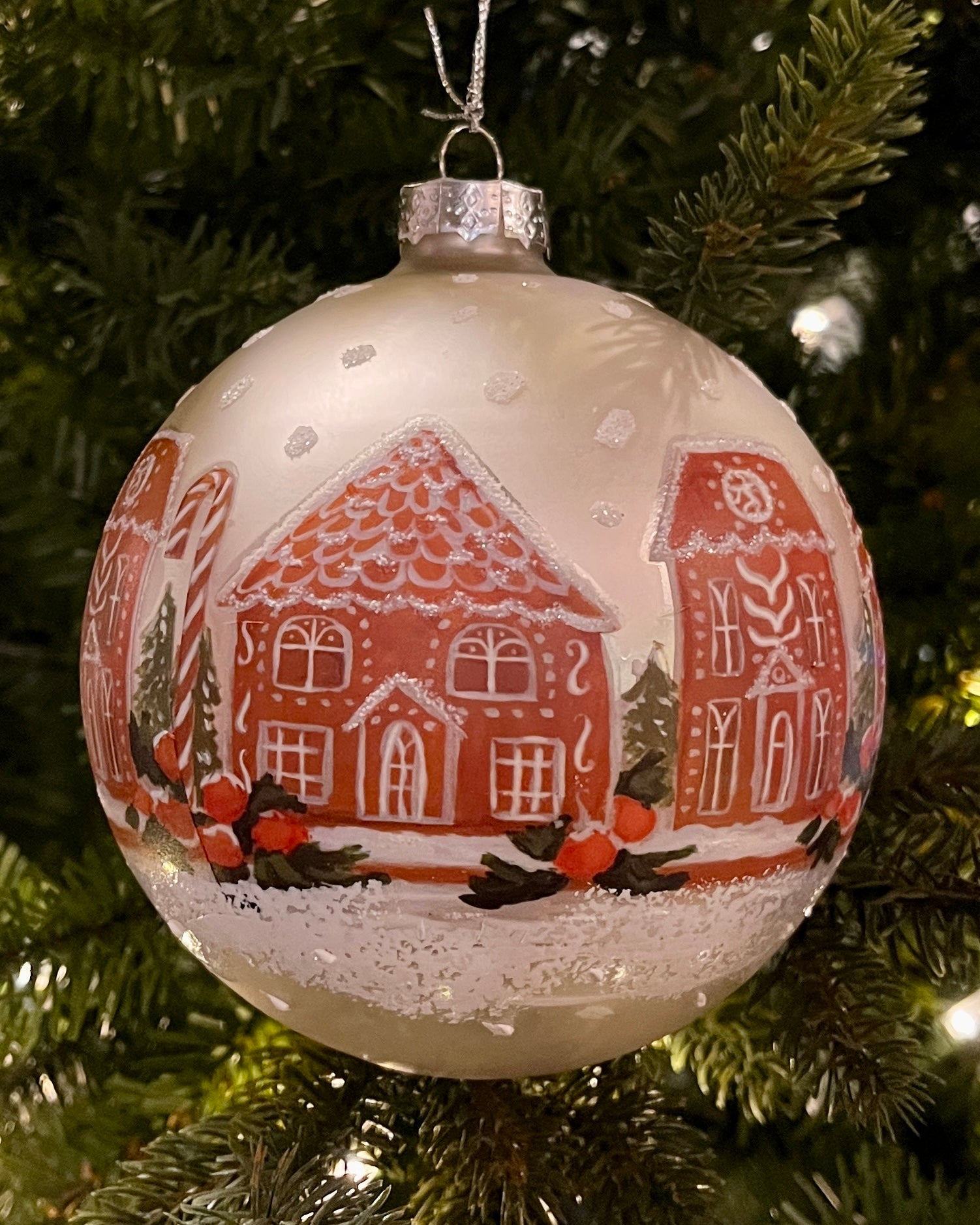 GINGERBREAD HOUSE 5 INCH GLASS ROUND ORNAMENT 4424581